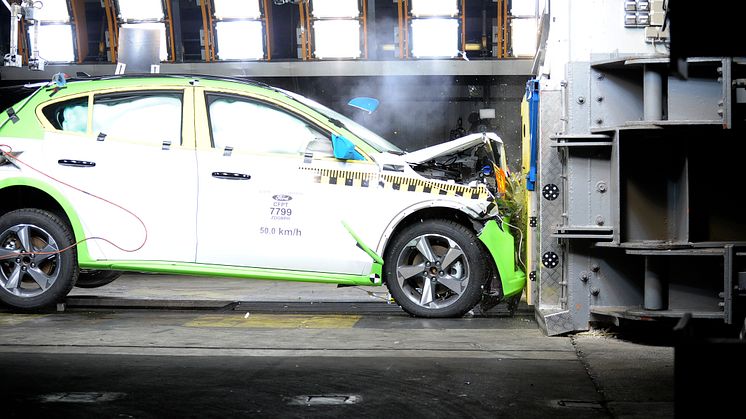 Avancerad teknik och ingenjörskonst gör nya Ford Focus till ett av företagets säkraste bilar  