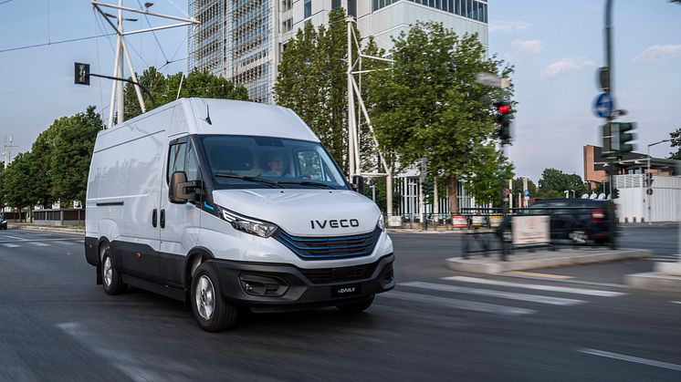 IVECO eDAILY er en viktig del av fremtidens transportløsninger med en rekkevidde på opptil 400 km ved bykjøring, ifølge WLTP.