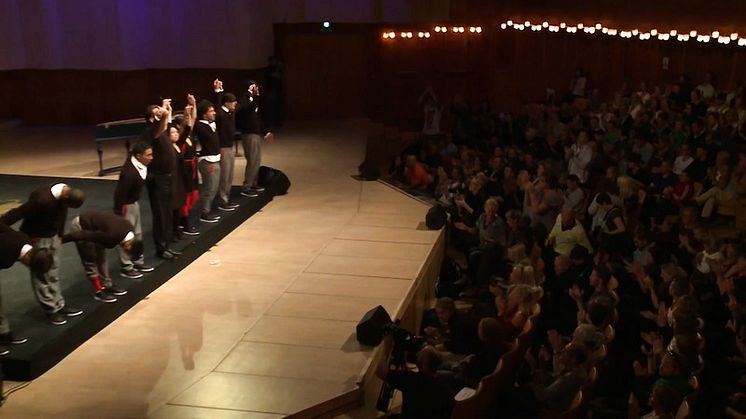 Se videoen hvor Flying Steps og operainstruktør Christoph Hagel sidste år gæstede Danmark 