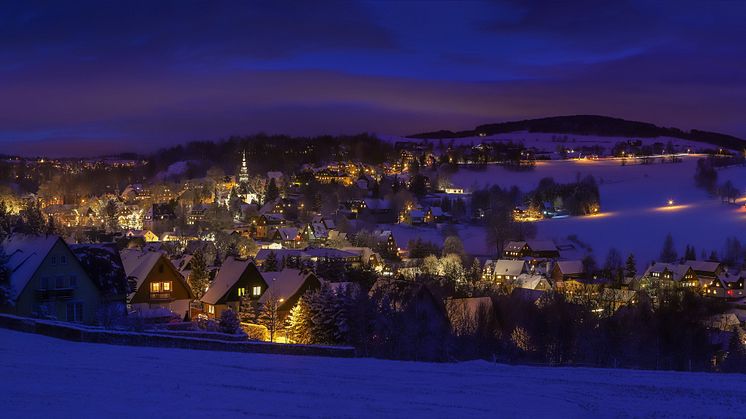Lichterglanz im Spielzeugdorf Seiffen (Foto: TVE/Uwe Meinhold)