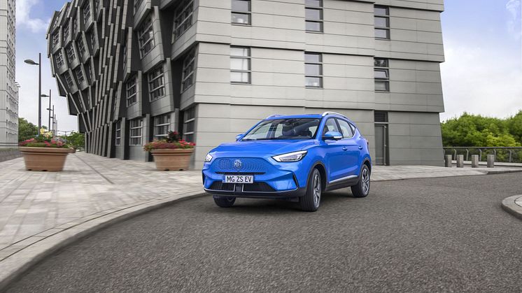MG-ZS-EV-front-dynamic-driving-02-1