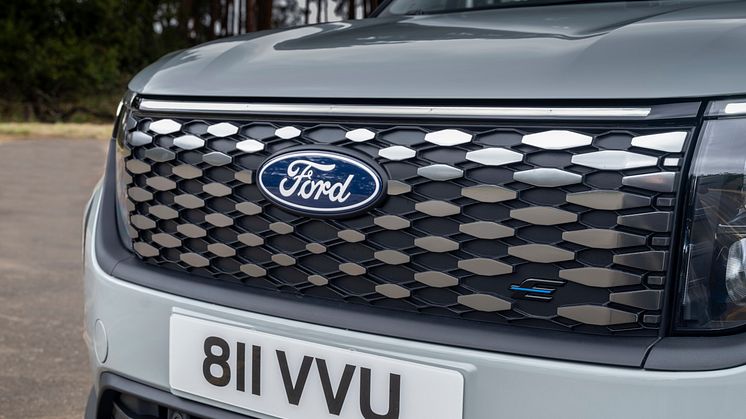 2024_FORD_E-Tourneo_Courier_05.jpg