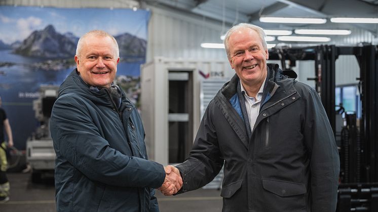 Eskil Lunde Jensen i Akershus Energi og Trond Skaufel i Nordic Booster ser fram til et spennende samarbeid om innovative og framtidsrettede energiløsninger.