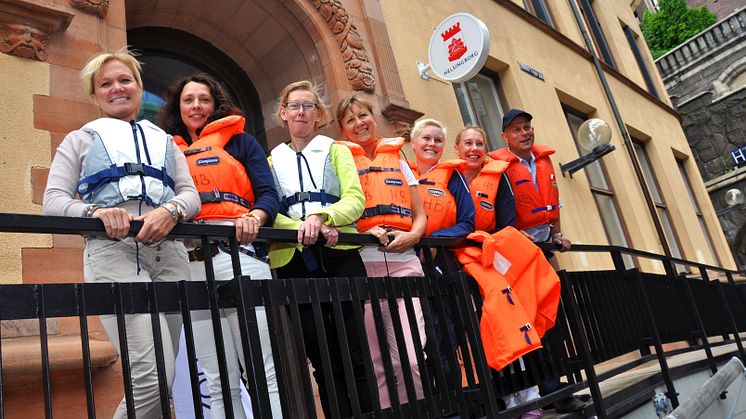 På kontaktcenter kan man låna flytväst gratis. Foto: David Lundin.