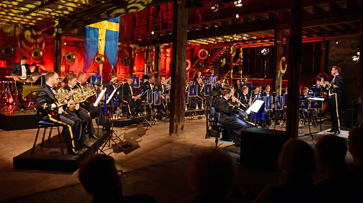 Hymnus Aquarius – Marinens Musikkår och musikskolelever på scen i Malmö, Växjö och Kristianstad