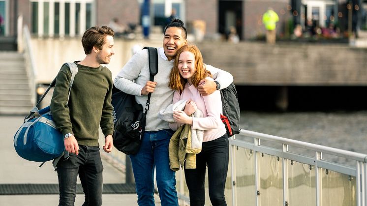 Om tre uker strømmer tusenvis av ferske studenter inn i Oslos pulserende studentmiljø. SiO deler sine beste tips for overgangen til studentlivet. Illustrasjonsfoto: Svein Finneide
