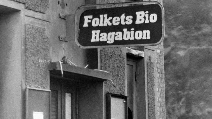 Första skylten - Länge leve Hagabion!
