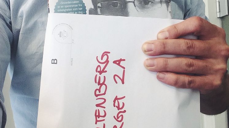 Sender Greenwalds bok om Snowden-saken til partilederne