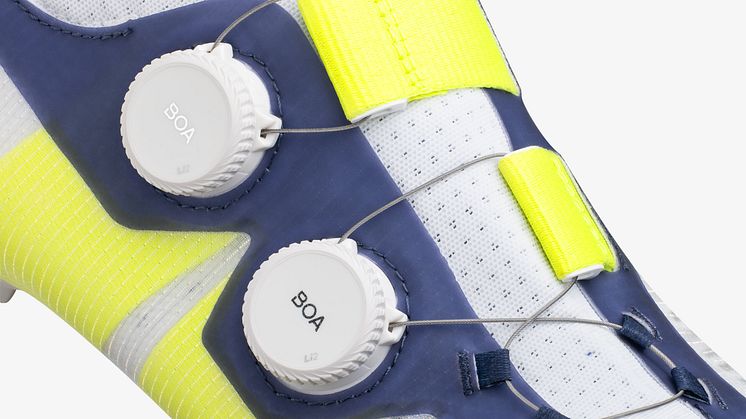 VER1DMR1C2090_6_fizik-vento-vega-carbon-white-yellow-fluo-shoes.jpg