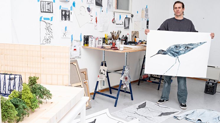 Matias Faldbakken i atelieret /in his studio