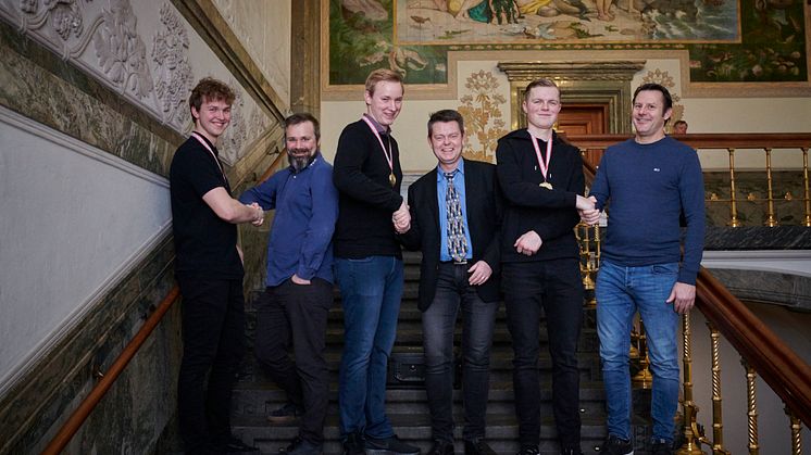 Elektriker Emil Eigenbrod, træner Mikael Lundtoft Grundsøe, lastvognsmekanier Mathias Erforth Hinrichsen, træner Christian Svane, Lucas Barkow og træner Søren Søgaard
