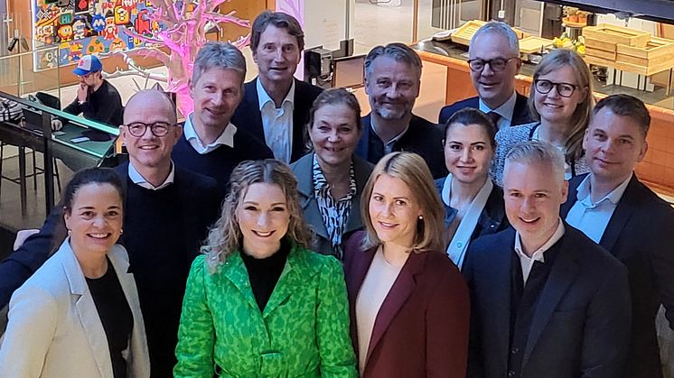 Digitaliseringsminister Karianne Tung møtte næringsledere fra ulike bransjer, for å diskutere KI og digitalisering.