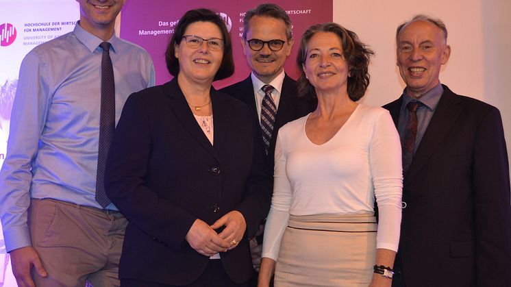 Erfolgreiches HdWM-Team (v.li.): Prof. Özer Pinar, Prof. Wera Hemmerich, Geschäftsführer Wolfgang Dittmann, Katrin Dillinger, Prof. Michael Nagy. Text & Foto: Franz Motzko