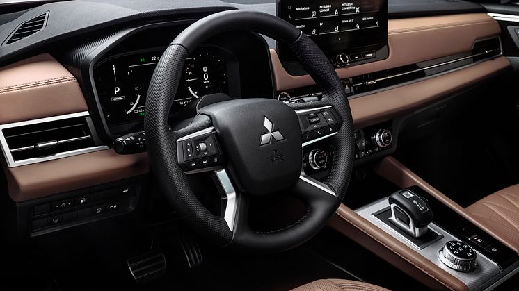 New Outlander PHEV_019L.jpg