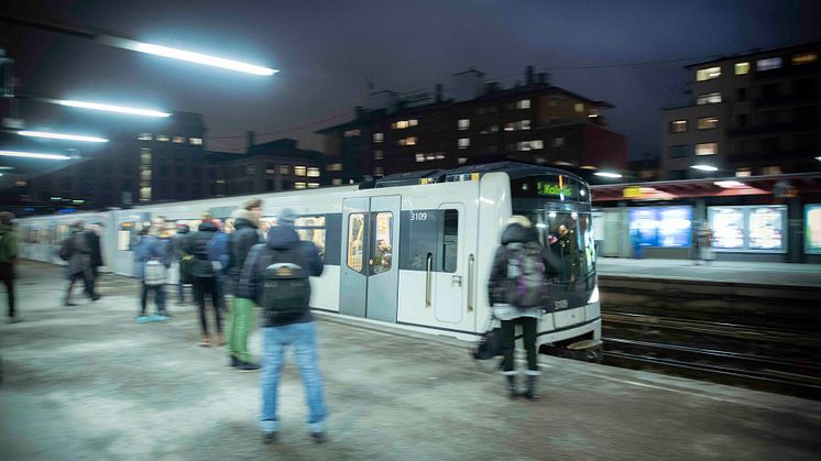 Avvikende drift på T-banen etter kabelbrann