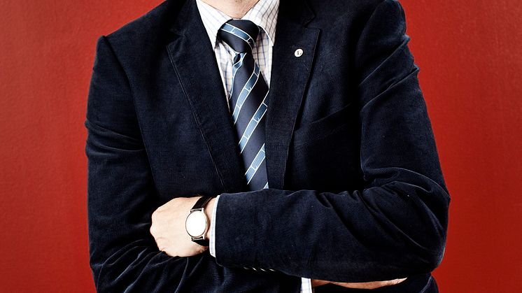 Rektor Luleå tekniska universitet, (stående/röd bakgrund)