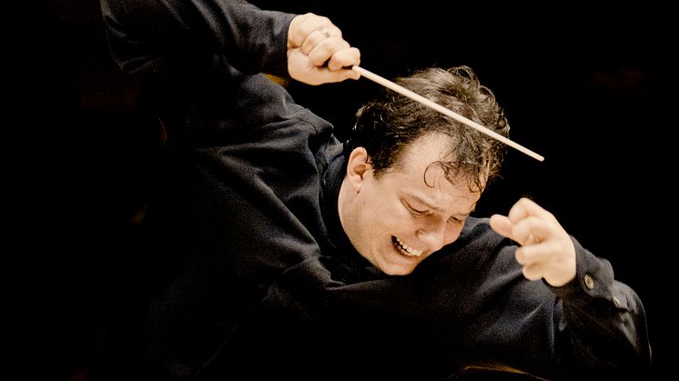 Andris Nelsons i årets Nobel Prize Concert
