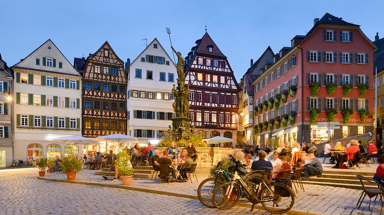 Tübingen_Marktplatz_am_Abend