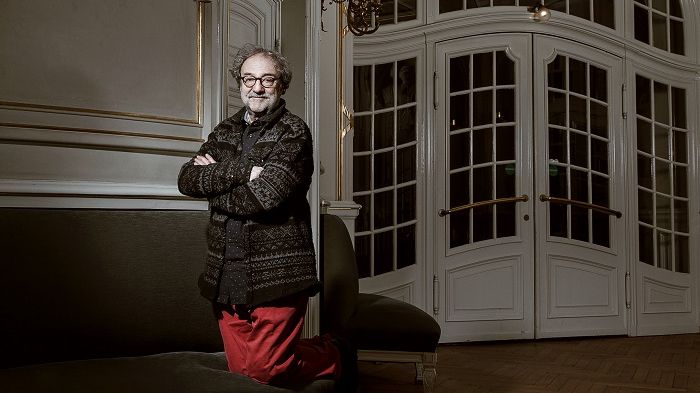 Christoph Marthaler is known for his unique stage language in the intersection between musical theatre and stylised, physical theatre. Photo: Dominik Odenkirchen