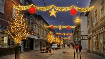 Ny och energisnål julbelysning i Uddevalla centrum 