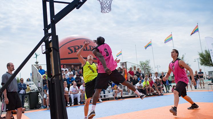 Basket under Hx 2015