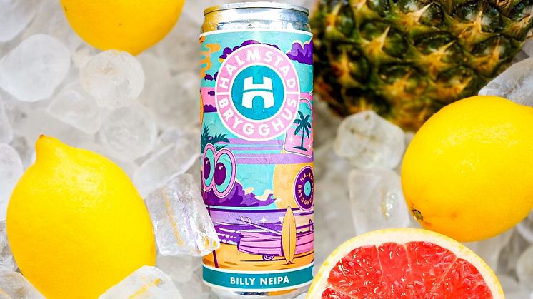 Halmstad Brygghus Billy NEIPA 2024 miljö.jpg