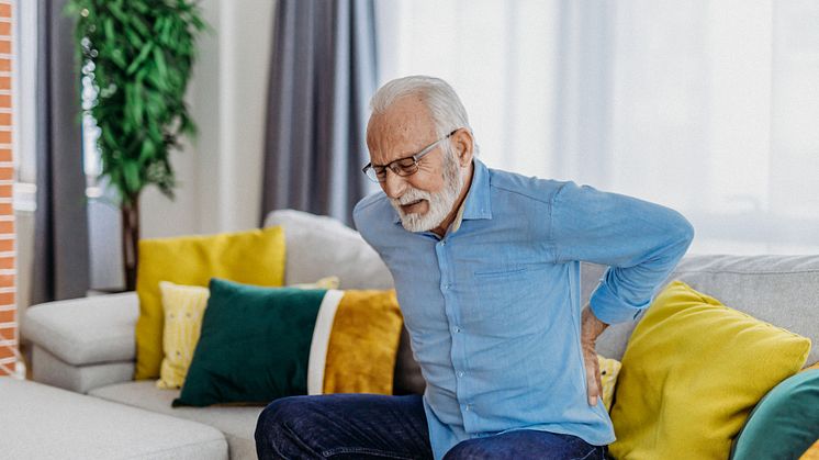 Länger anhaltende Schmerzen können Auswirkungen auf die seelische Gesundheit haben. / Bild: iStock 1307823624