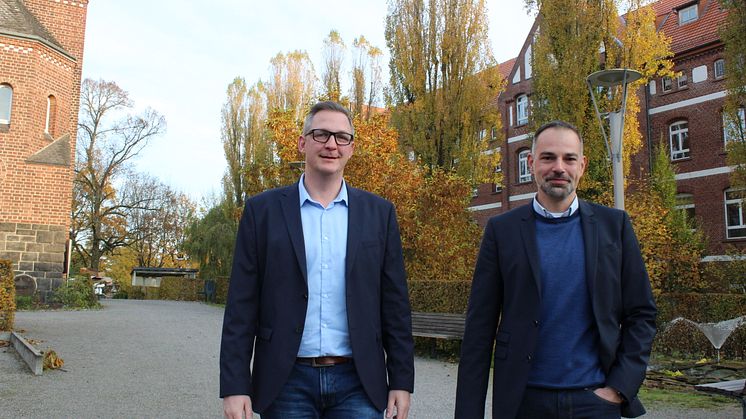 Kai Wettlaufer und Lothar Eberhardt übernehmen im Januar 2022 die Geschäftsbereichsleitungen der Hephata-Behindertenhilfe und der Hephata-Jugendhilfe (von links).