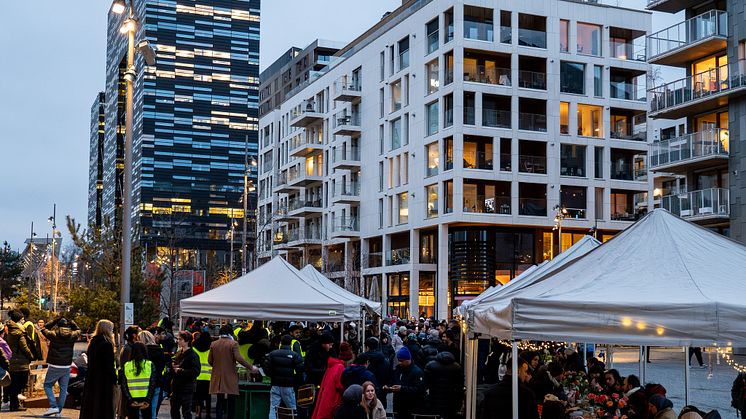 Historisk Iftar i Bjørvika samlet over 200 personer