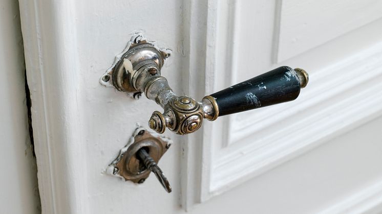 handtag innedorr Berzeliigatan_Familjebostader
