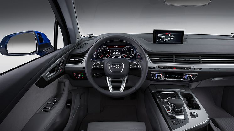 Q7 cockpit dark