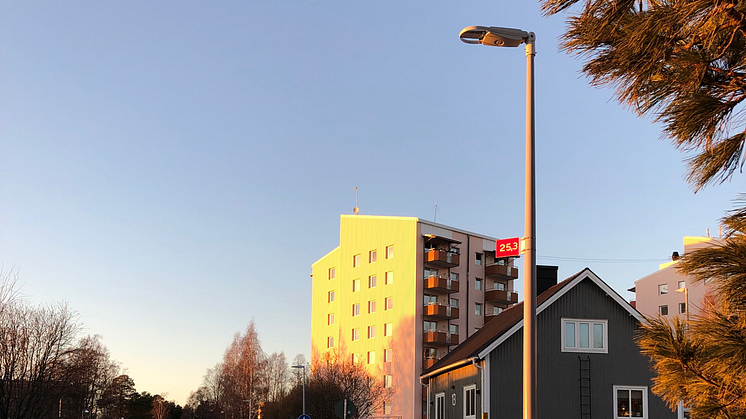 Klimatsmarta lyktstolpar i komposit på Strömnäsgatan i Piteå