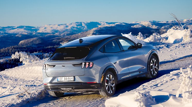 Mustang Mach-E Vapour Blue 2024 (16)