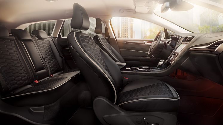 2019FordMondeo-Hybrid_08