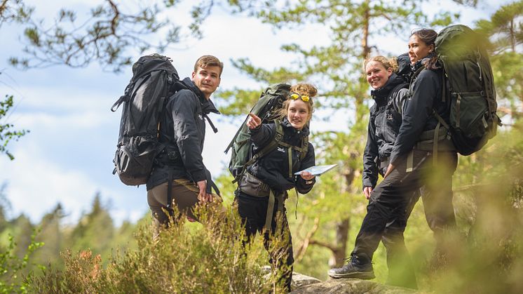 Realgymnasiets elever lär om naturturism tillsammans med WildSweden