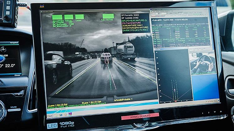 Ny Ford-teknologi gjør trafikkork til hvilepauser  bak rattet og parkerer bilen din med fjernkontroll 
