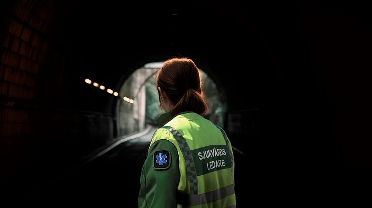 Olyckstunnel skapar dilemma för ambulanspersonal