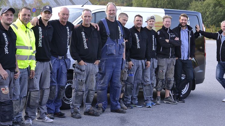 Glada miner hos Ekenhusets golv- och badrumsmontörer