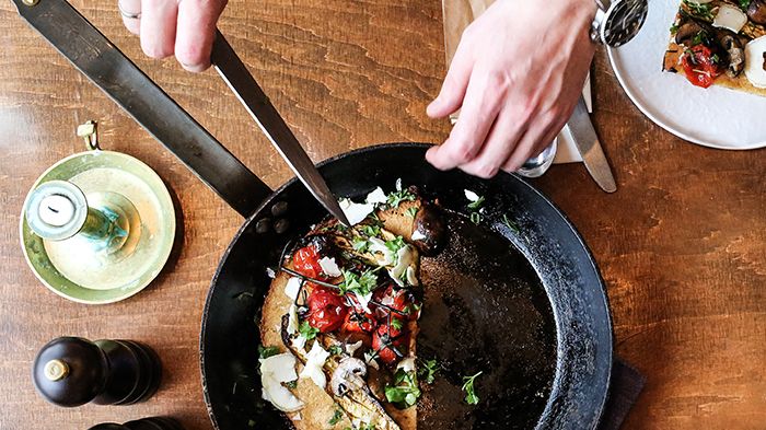 Att undvika kött och mjölkprodukter är den största insatsen du kan göra för miljön