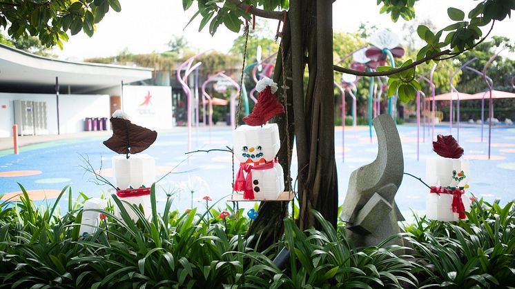 "Snowmen on Holidays", an eco-art installation by Pan Pacific Hotels Group
