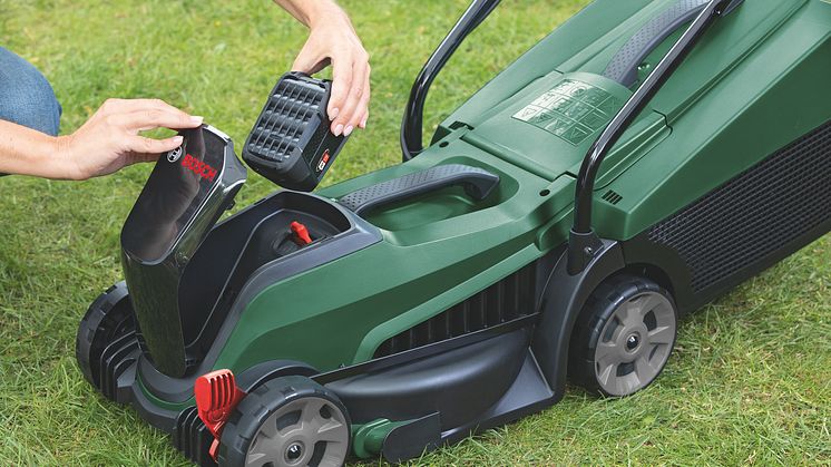 o359171v12 hbcitymower030_3200x1800px