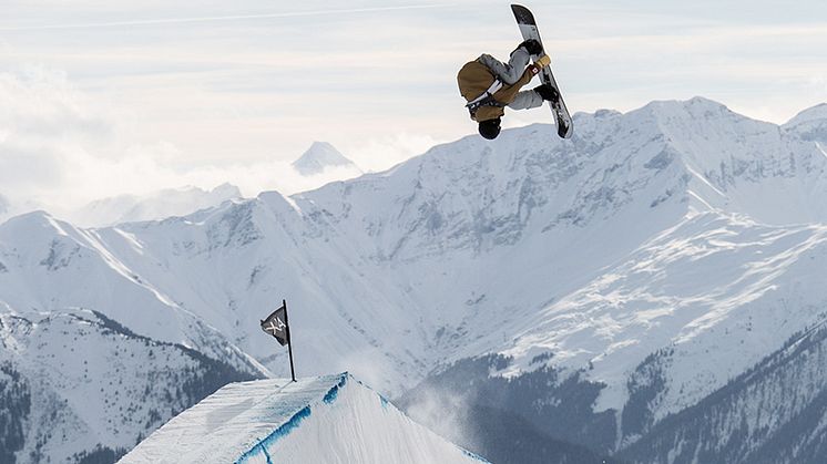 Snowboardåkaren Niklas Mattsson under Laax Open. Foto: Marcus Skin.