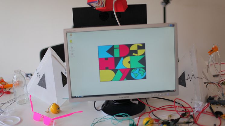 KIDS TO MAKE ROBOT PARADE FOR PEACE & CLIMATE ACTION