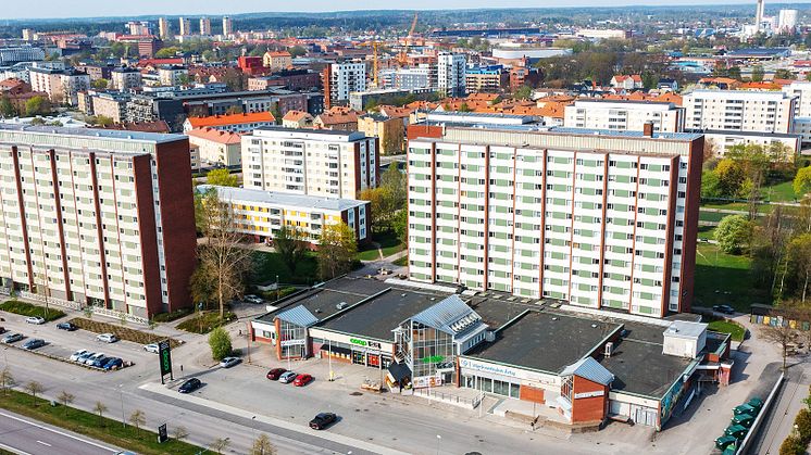En av 10 fastigheterna, på Årbygatan med 155 lägenheter