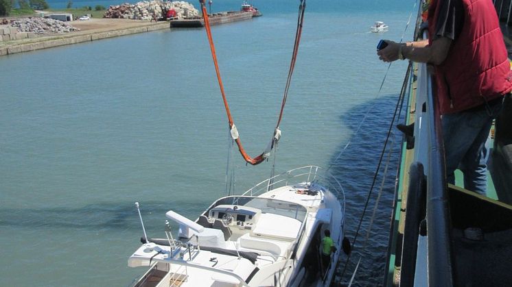Peters & May has partnered with Reliance Yacht Management to offer berth to berth yacht transportation
