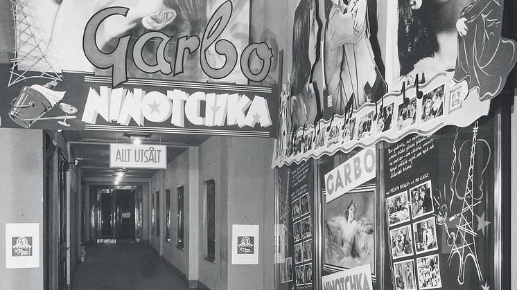 8. Garbo_Ninotchka_Valvet_1940