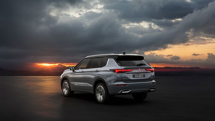 New Outlander PHEV_014L.jpg