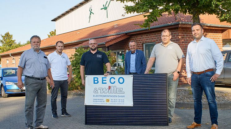 Klaus Rottschäfer (1. Vors. TuS), Timoteus Peters (Klimamanager Lage), Markus Salzburg (Geschäftsf. BECO & Witte), Klaus Landrock (Fachbereichsleiter Lage), Detlef Salzburg (Geschäftsf. BECO & Witte), Fabian Pohl (Geschäftsf. TuS Müssen-Billingh.)