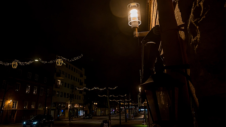 Nu invigs den nya belysningen utmed Allégatan. Foto: Anne-Marie Widelius