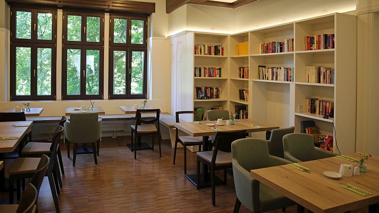 Integrationshotel Philippus - Frühstücksraum und Bibliothek